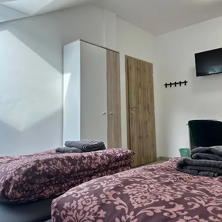Colosseum Etterem Es Apartman Salgotarjan Exterior photo